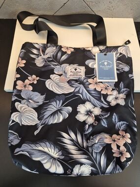 ESVAN NWT Floral Travel/Gym/ Beach Tote